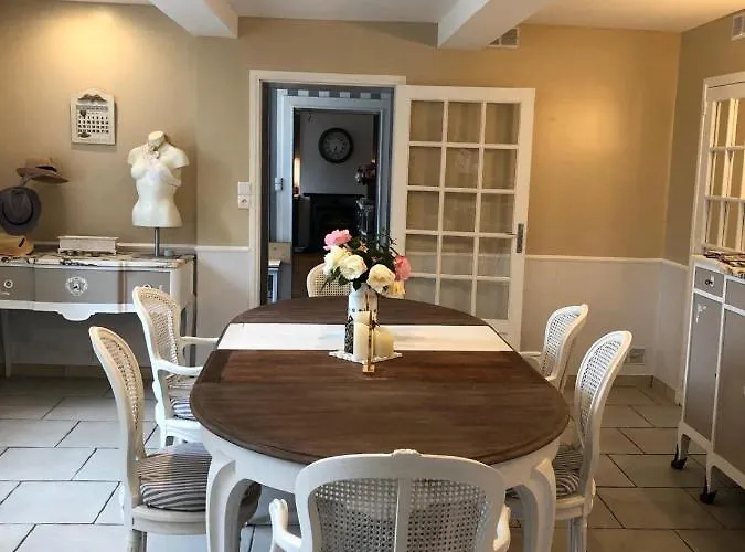 Chez Celine Et Philippe Marie Dans Propriété De Charme Avec Piscine * Le Fossat