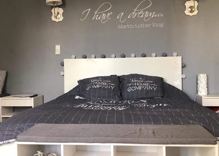 Chez Celine Et Philippe Marie Dans Propriété De Charme Avec Piscine Alloggio in famiglia Le Fossat